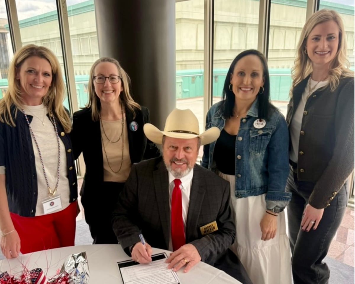 Rodney Walker Signs Moms for Liberty Parent Pledge